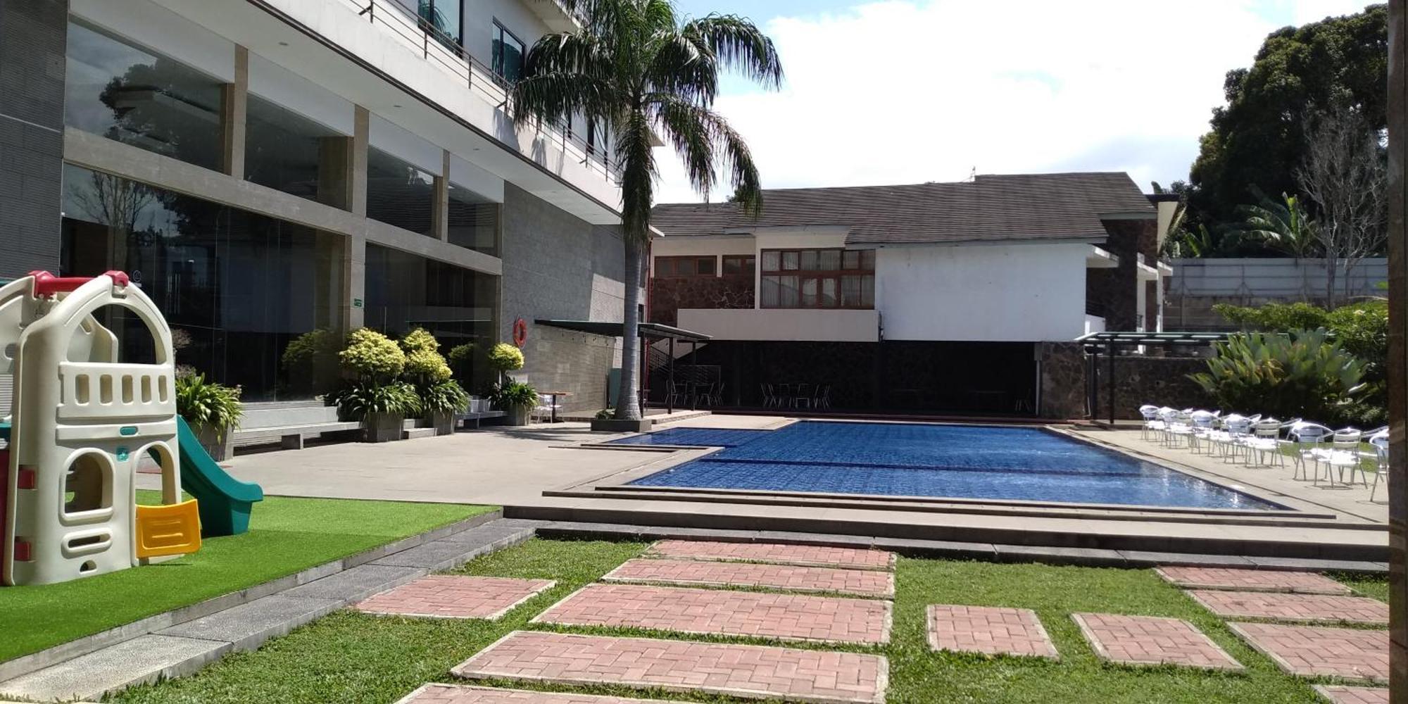 Novena Hotel Bandung Lembang Exterior photo